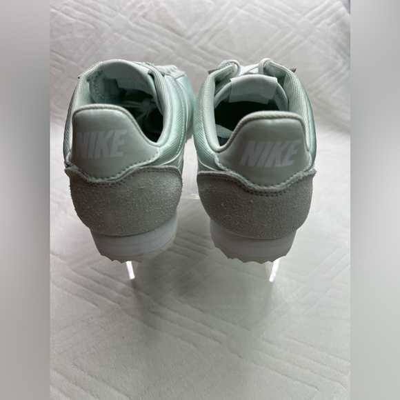 80: Nike Womens Classic Cortez Nylon (Barely Grey/ Barely Grey- White)Size 9 - Picture 5 of 8
